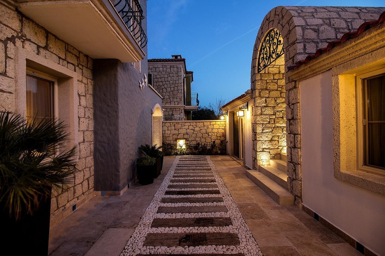 Fedora Butik Otel Alaçatı Luaran gambar