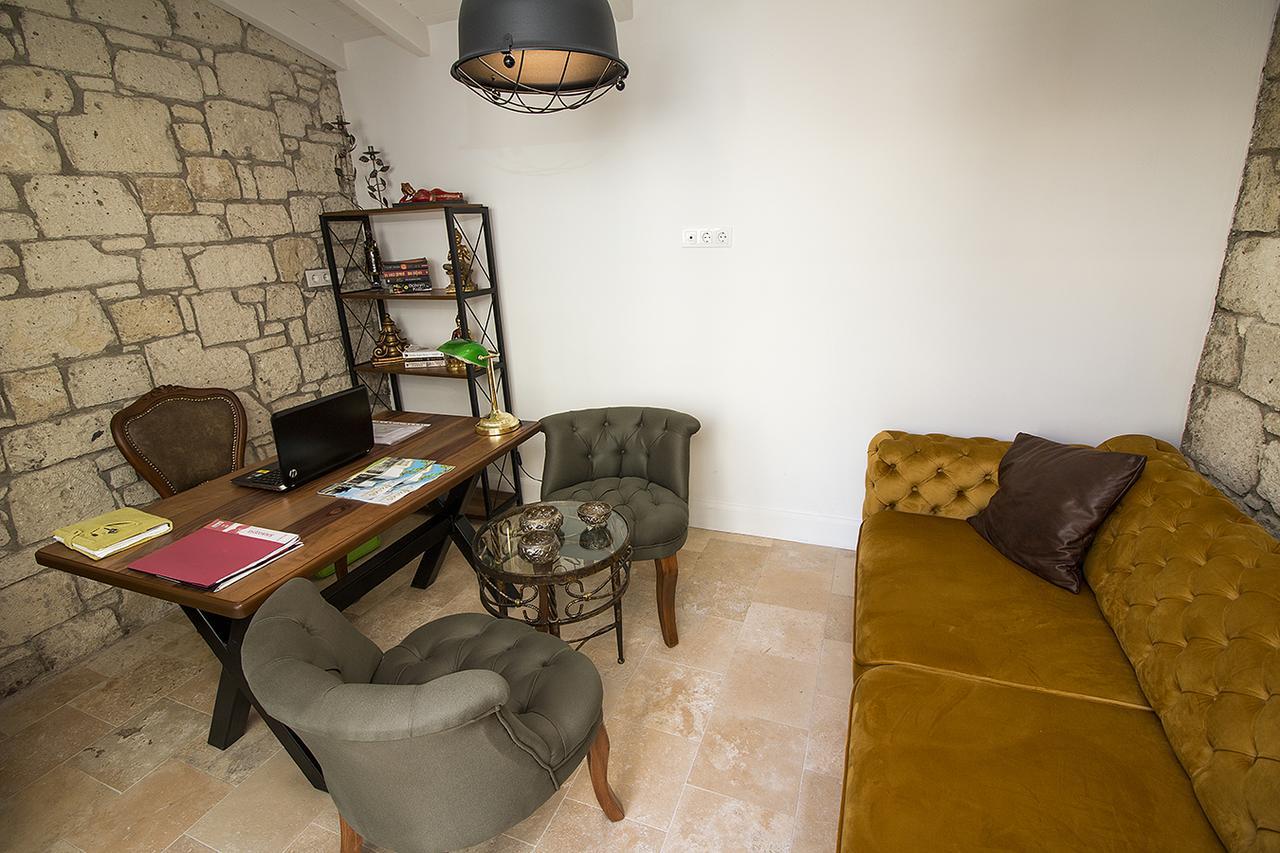 Fedora Butik Otel Alaçatı Luaran gambar