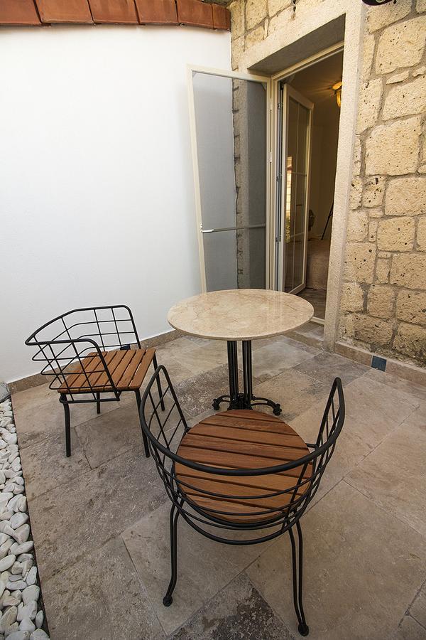 Fedora Butik Otel Alaçatı Luaran gambar
