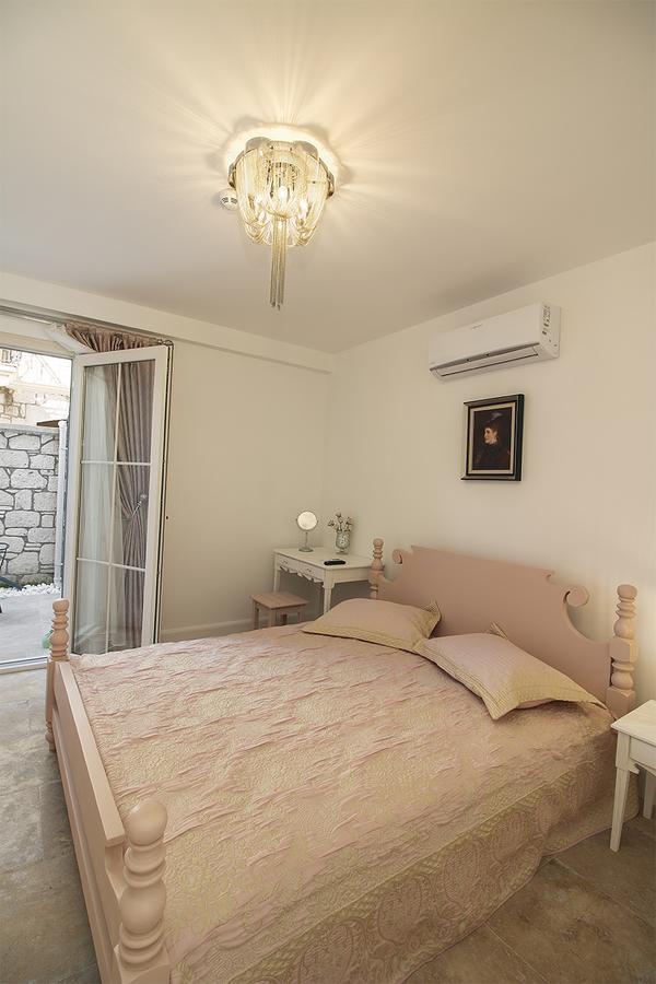 Fedora Butik Otel Alaçatı Luaran gambar